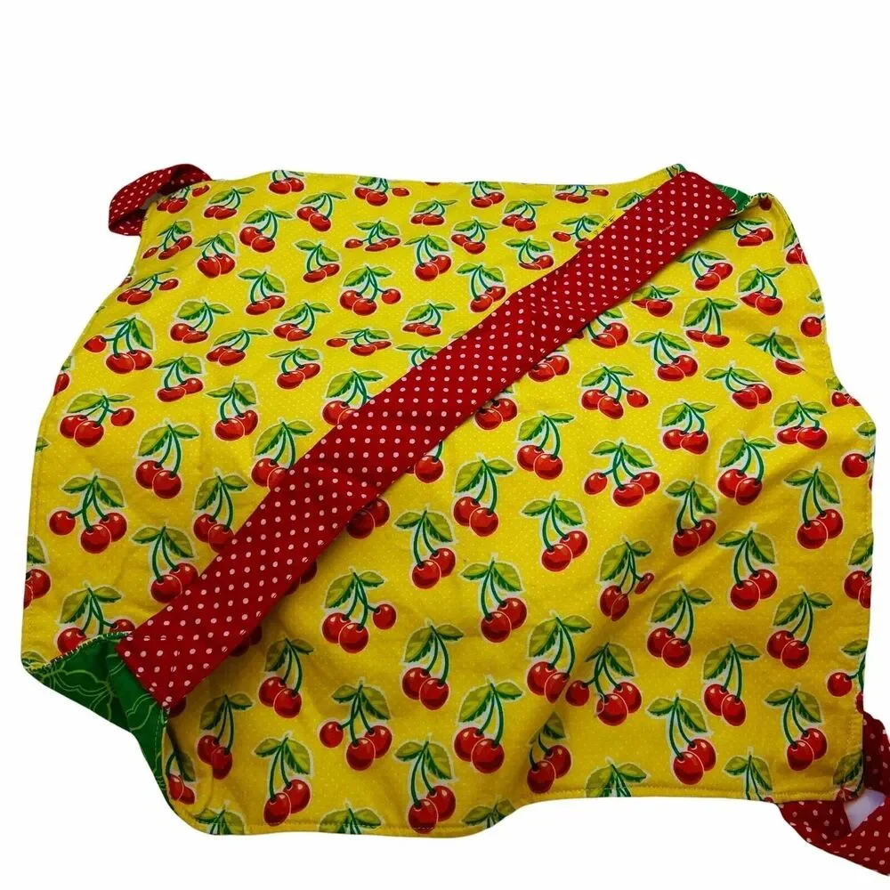 4260 Square Caserole quilted Cherries carrier 12